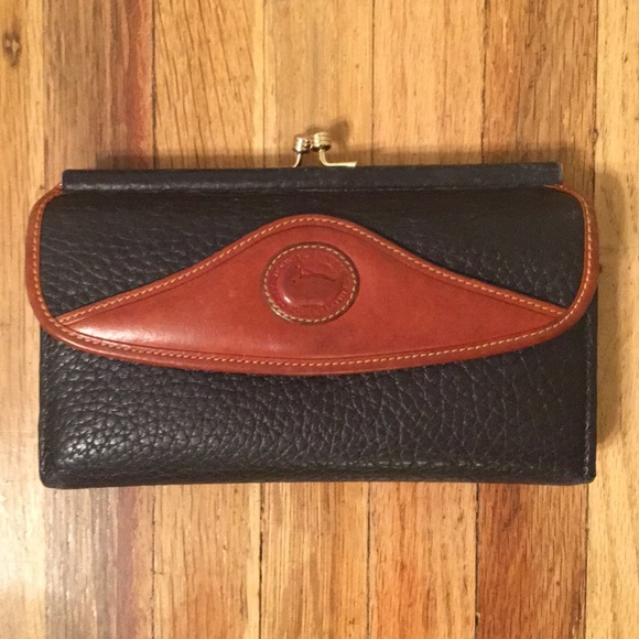 Dooney & Bourke Handbags - Dooney and bourke wallet